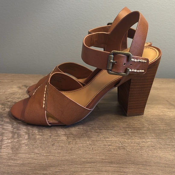 Crown Vintage Tan High Heel Sandals Size 6.5M - Picture 5 of 11